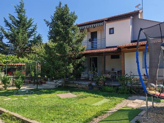 Villa in vendita a Sommariva del Bosco CN