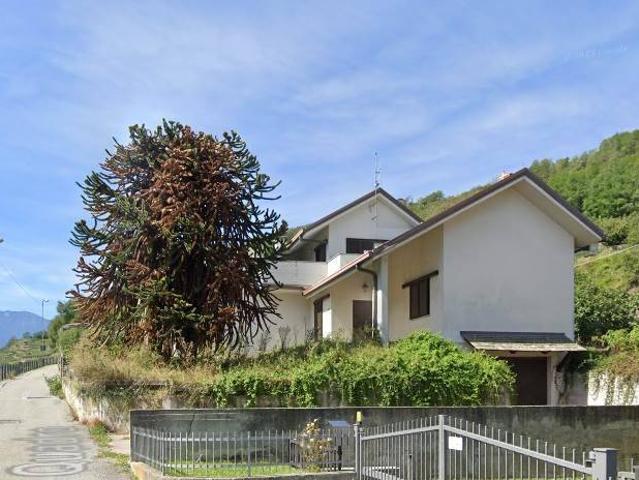 Villa in vendita a Sondrio SO