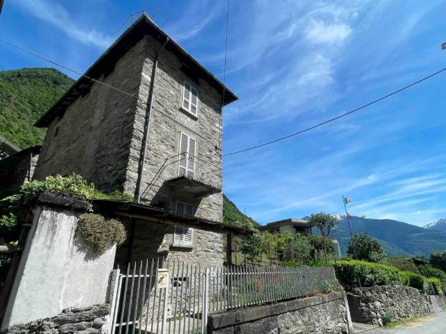 Villa in vendita a Sondrio SO