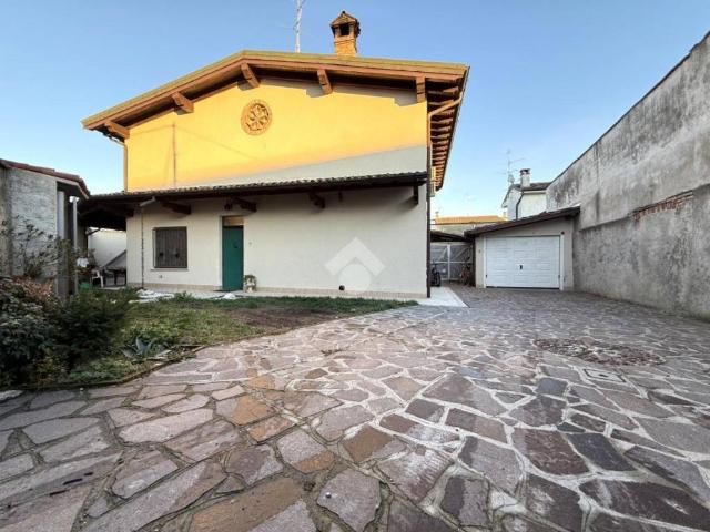 Villa in vendita a Soresina CR