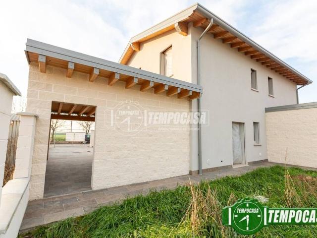 Villa in vendita a Soresina CR