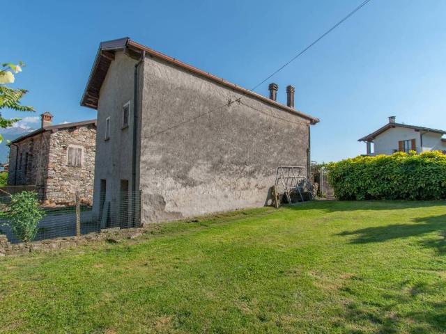 Villa in vendita a Sorico CO