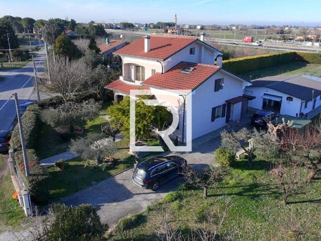 Villa in vendita a Savignano sul Rubicone FC