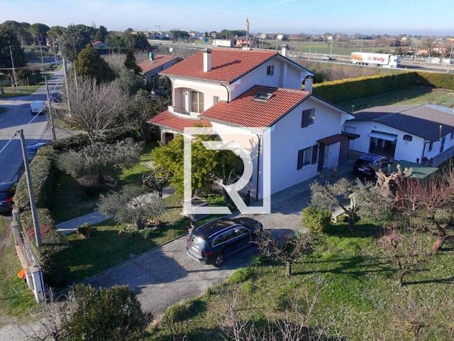 Villa in vendita a Savignano sul Rubicone FC
