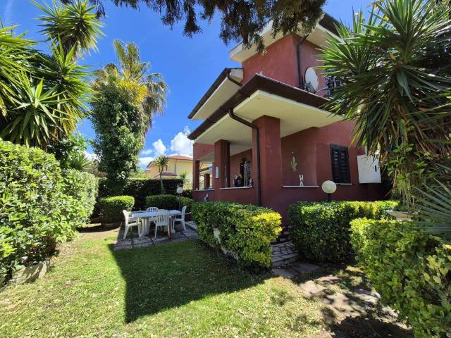 Villa in vendita a Sabaudia LT
