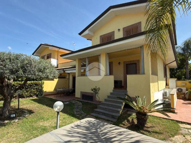 Villa in vendita a Sabaudia LT