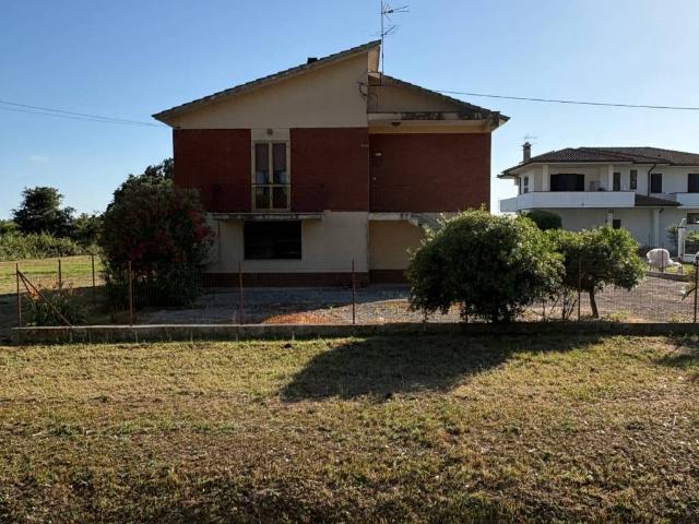 Villa in vendita a Sabaudia LT