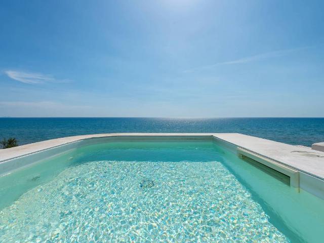 Villa in vendita a Sabaudia LT