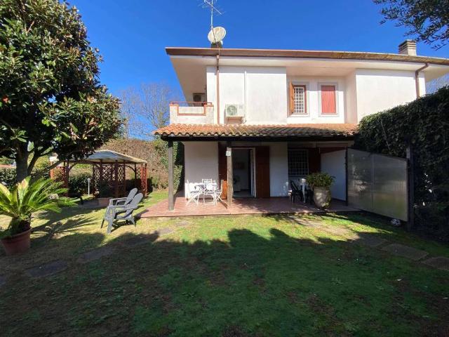 Villa in vendita a Sabaudia LT