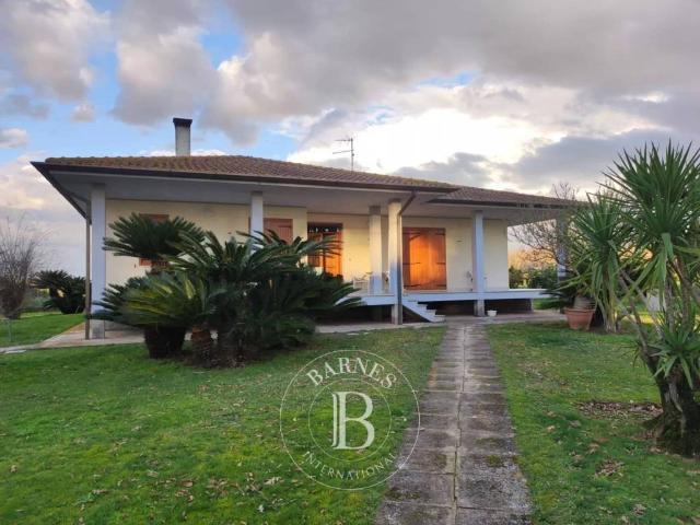 Villa in vendita a Sabaudia LT