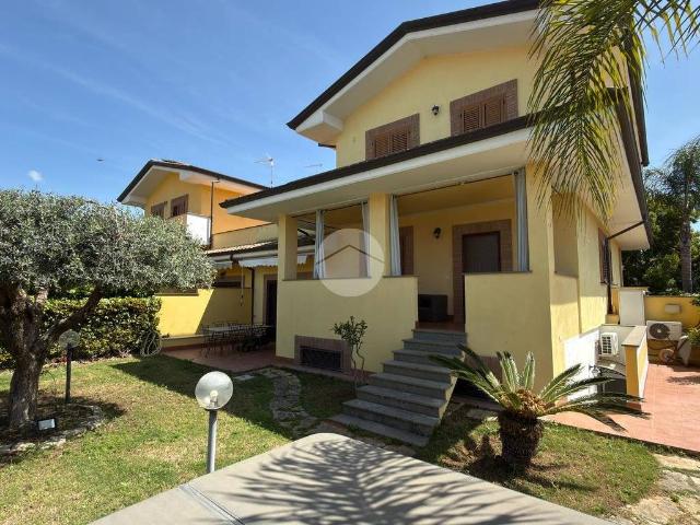 Villa in vendita a Sabaudia LT