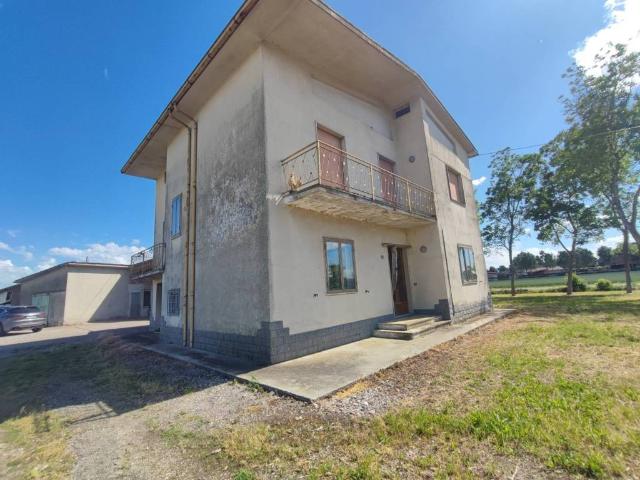 Villa in vendita a Sabbioneta MN