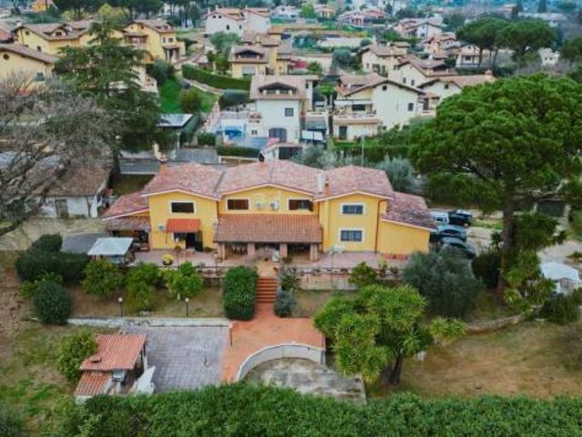 Villa in vendita a Sacrofano