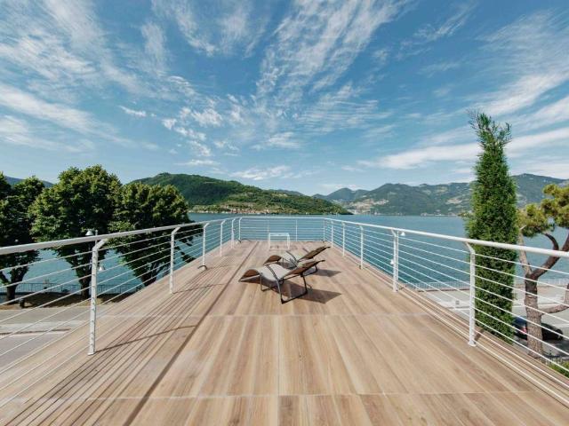 Villa in vendita a Sale Marasino BS