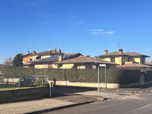Villa in vendita a Salerano sul Lambro LO