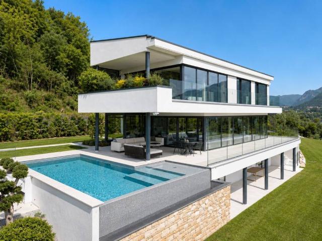 Villa in vendita a Salò BS