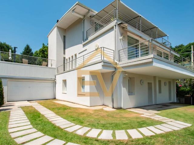 Villa in vendita a Salò BS
