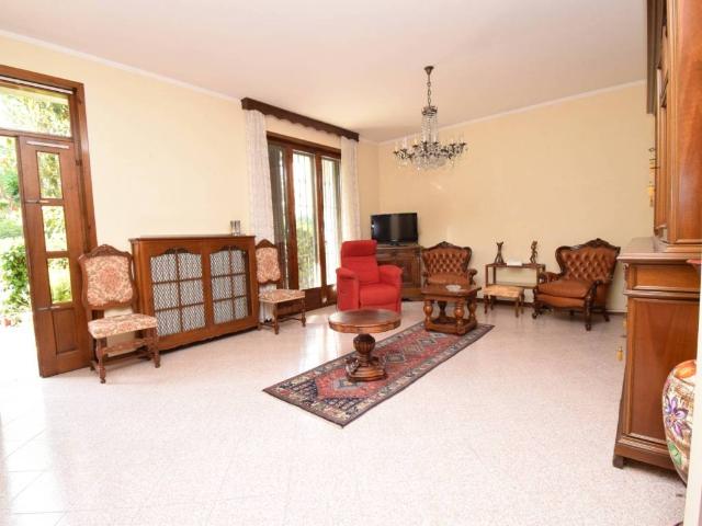 Villa in vendita a Salsomaggiore Terme PR