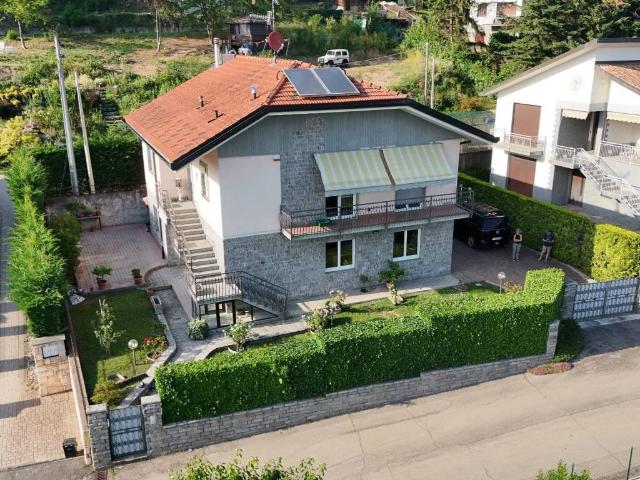 Villa in vendita a Saltrio VA