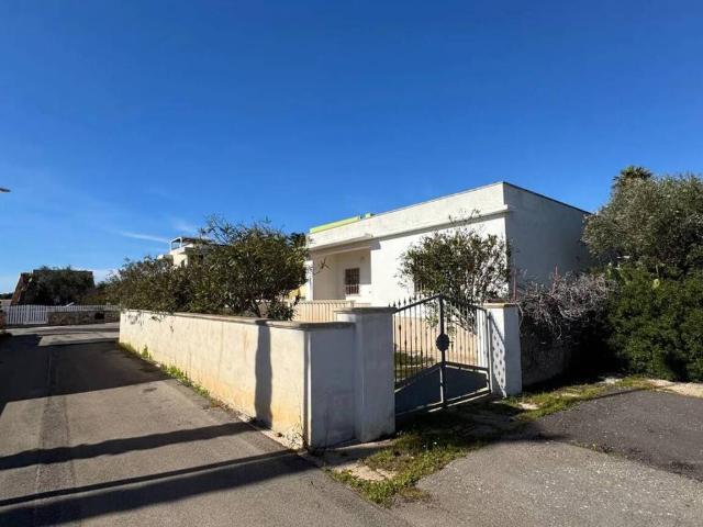 Villa in vendita a Salve LE