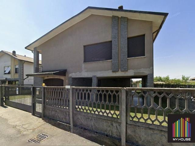 Villa in vendita a Samarate VA