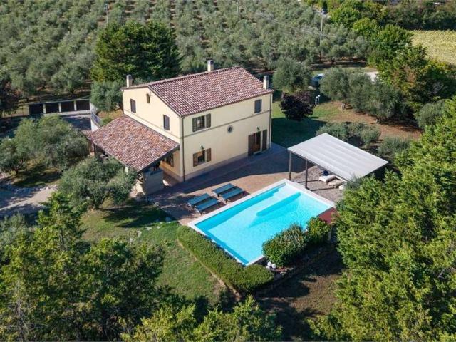Villa in vendita a San Marcello AN
