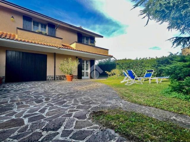 Villa in vendita a San Bassano CR