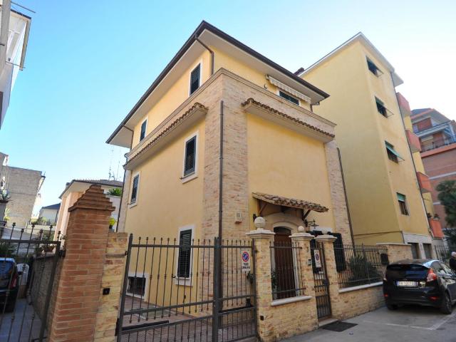 Villa in vendita a San Benedetto Del Tronto