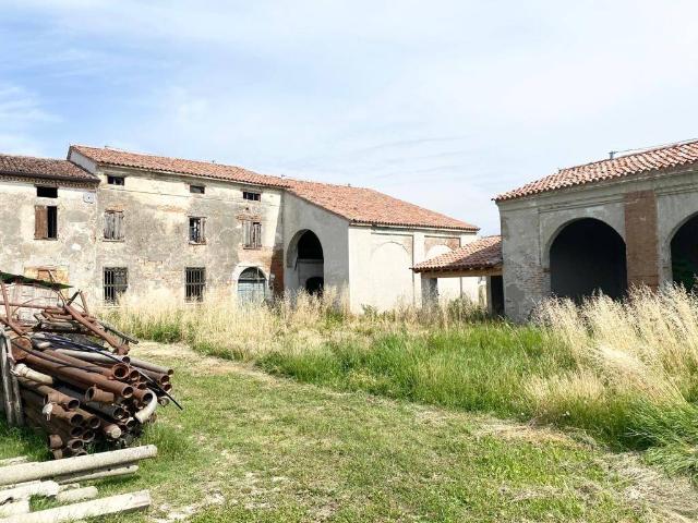 Villa in vendita a San Benedetto Po MN
