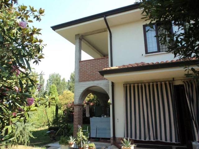 Villa in vendita a San Benedetto Po MN