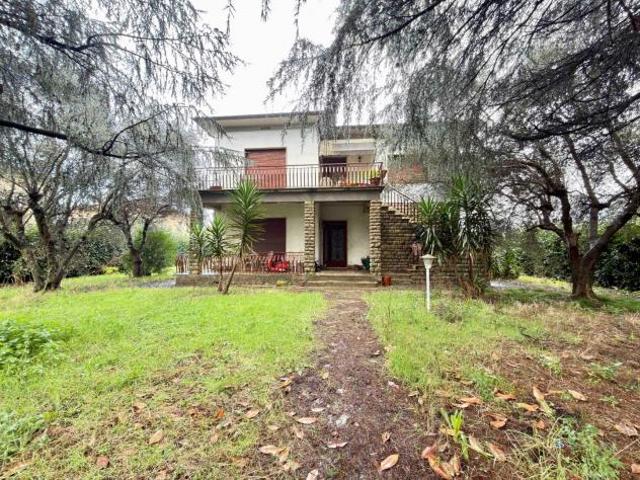 Villa in vendita a San Cassiano a Vico Lucca 220 mq Rif: 1394361