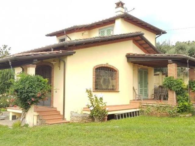 Villa in vendita a San Carlo Massa 230 mq Rif: 1086312