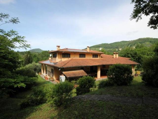 Villa in vendita a San Concordio di Moriano Lucca 350 mq Rif: 1268343