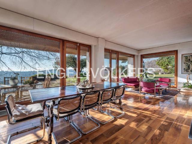 Villa in vendita a San Fermo della Battaglia CO
