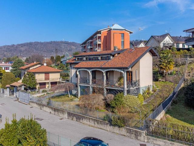 Villa in vendita a San Fermo della Battaglia CO
