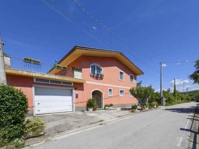 Villa in vendita a San Floriano del Collio GO