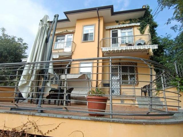 Villa in vendita a San Francesco Al Campo