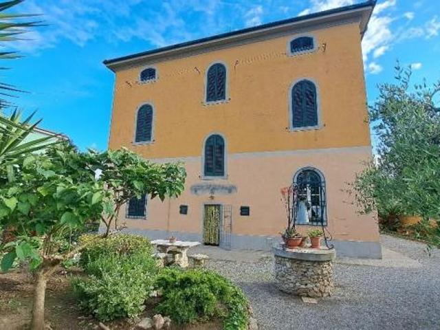 Villa in vendita a San Frediano a Settimo Cascina 350 mq Rif: 1137055