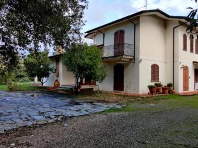 Villa in vendita a San Frediano a Settimo Cascina 300 mq Rif: 940286