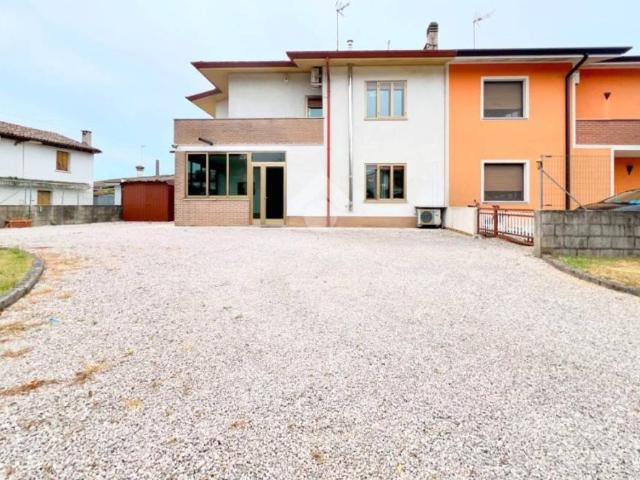 Villa in vendita a San Giorgio di Nogaro UD