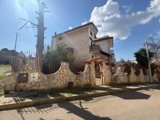 Villa in vendita a San Giorgio Ionico TA