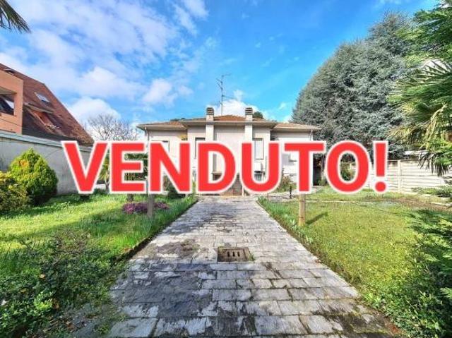 Villa in vendita a San Giorgio Su Legnano MI