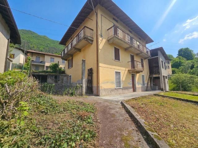 Villa in vendita a San Giovanni Bianco BG