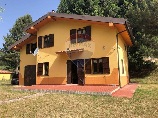 Villa in vendita a San Giovanni in Fiore CS