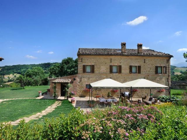 Villa in vendita a San Ginesio MC