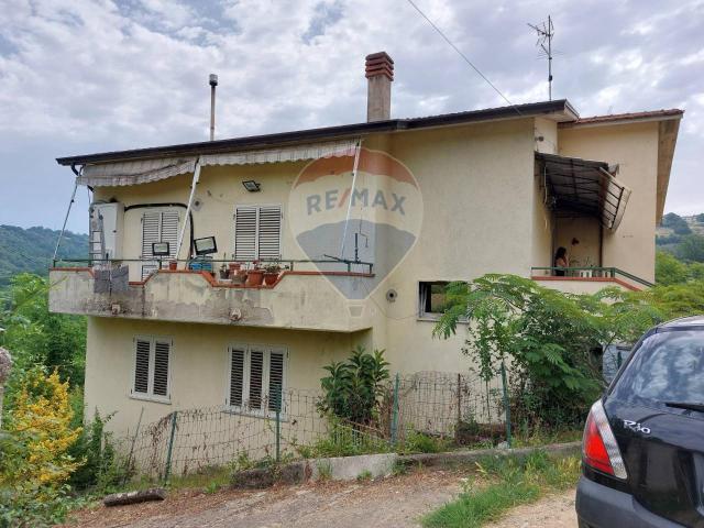 Villa in vendita a San Leucio Del Sannio