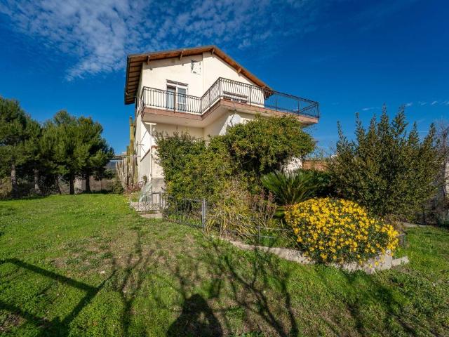 Villa in vendita a San Lorenzo al Mare IM