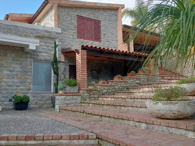 VILLA in VENDITA a SAN LORENZO SAN LORENZO di 10 vani