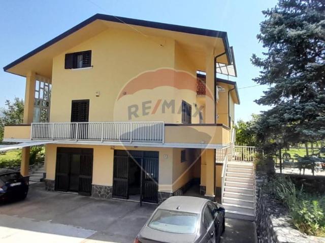 Villa in vendita a San Lorenzello