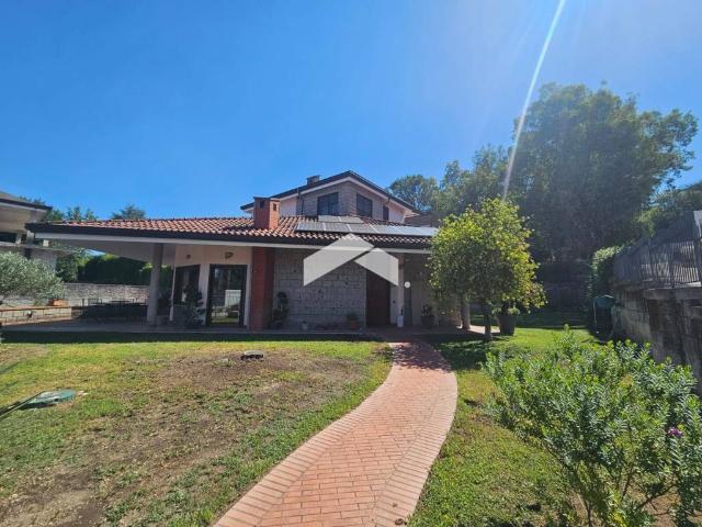 Villa in vendita a San Paolo Bel Sito NA